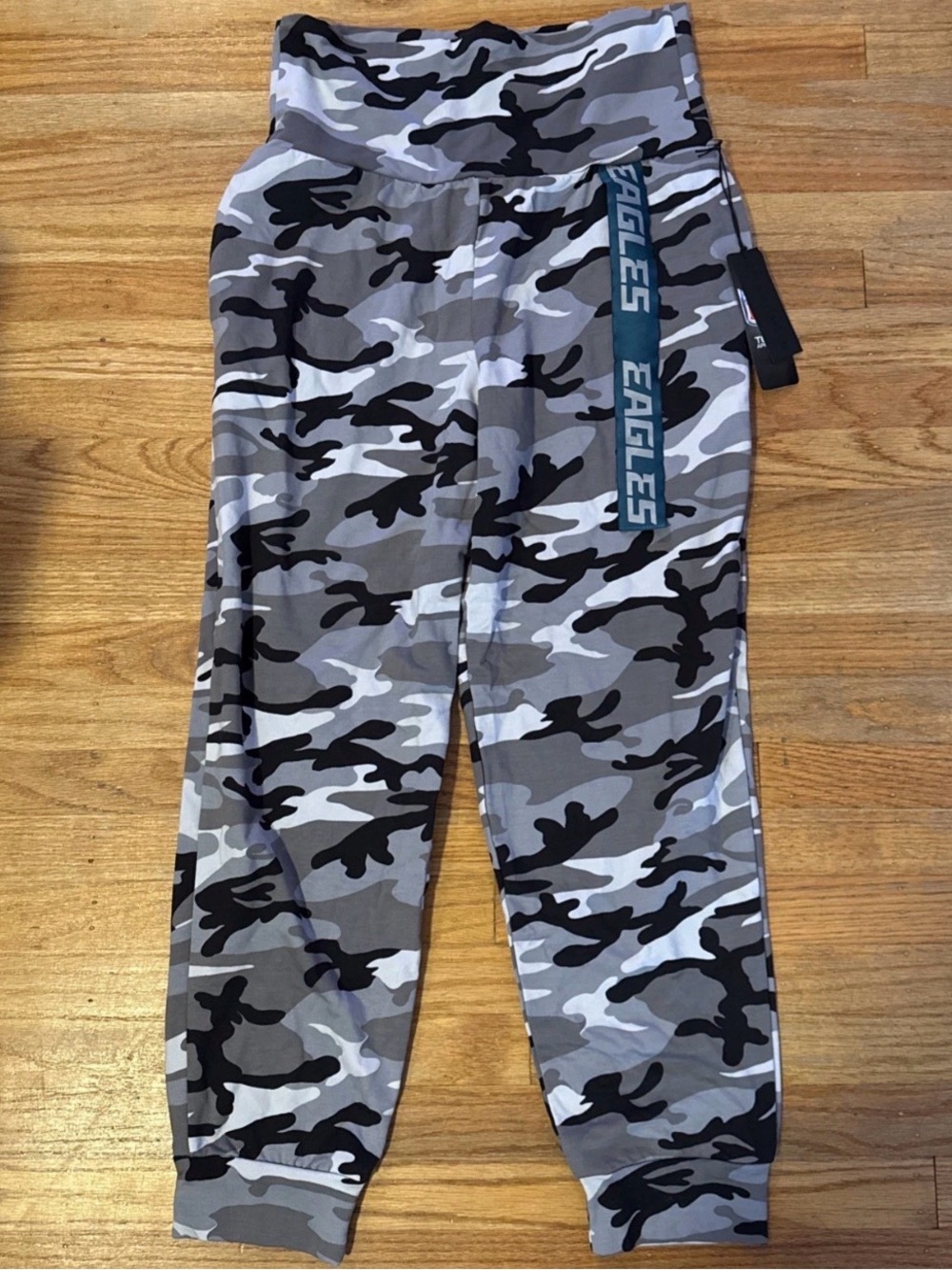 Philadelphia Eagles Camo Joggers KiyaTomlin Collection Size Medium NWT